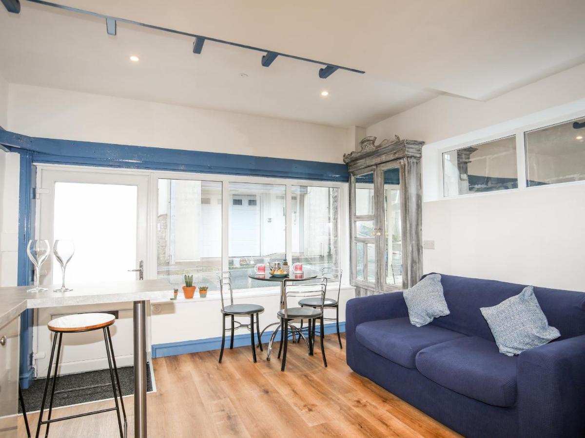 Ty Coets Coach House Apartment Caernarfon Bagian luar foto