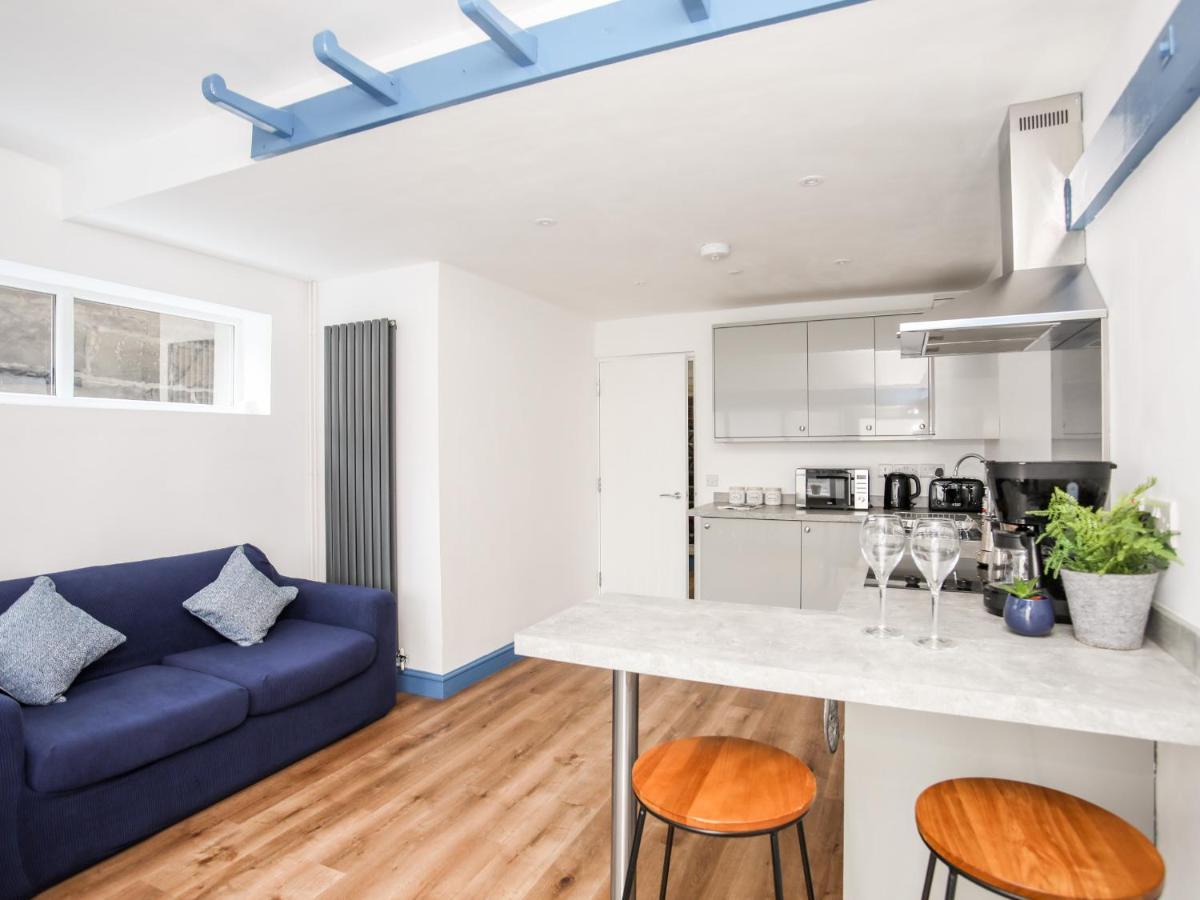 Ty Coets Coach House Apartment Caernarfon Bagian luar foto
